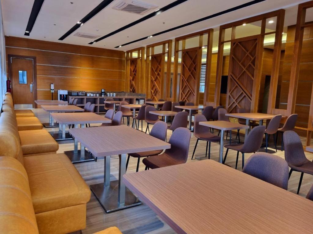 Alvea Hotel Bancaobancao Bagian luar foto