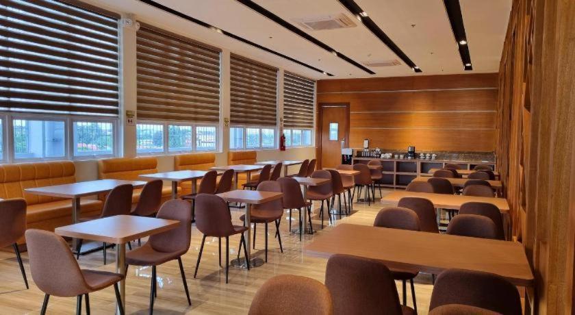 Alvea Hotel Bancaobancao Bagian luar foto